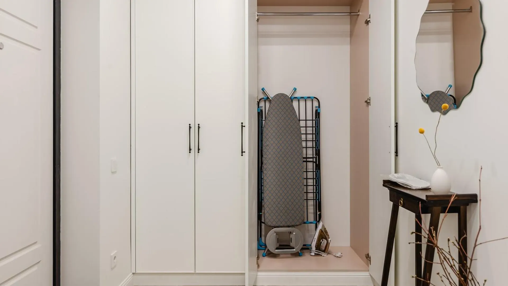 Светлые И Уютные Апартаменты В Центре Алматы Apartment Almaty