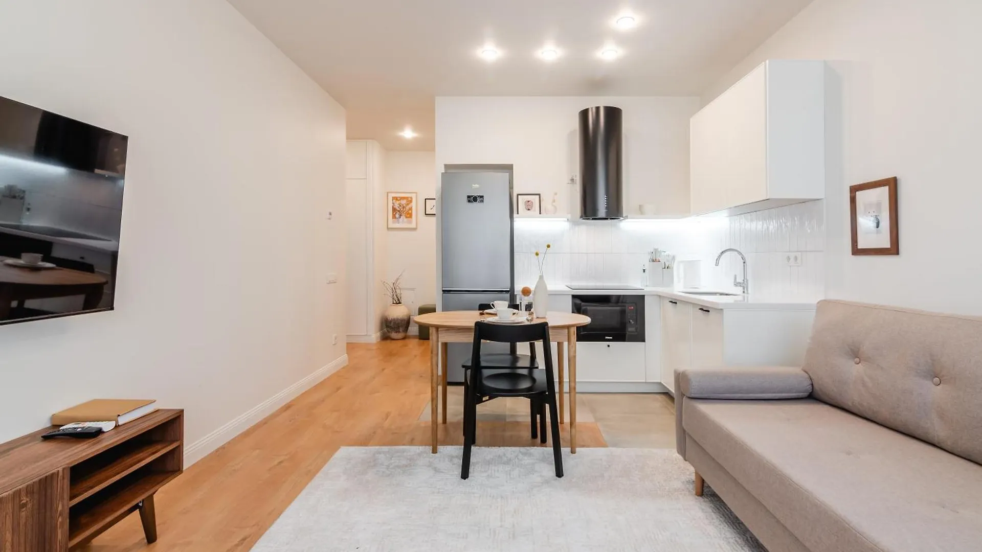 Светлые И Уютные Апартаменты В Центре Алматы Apartment Almaty